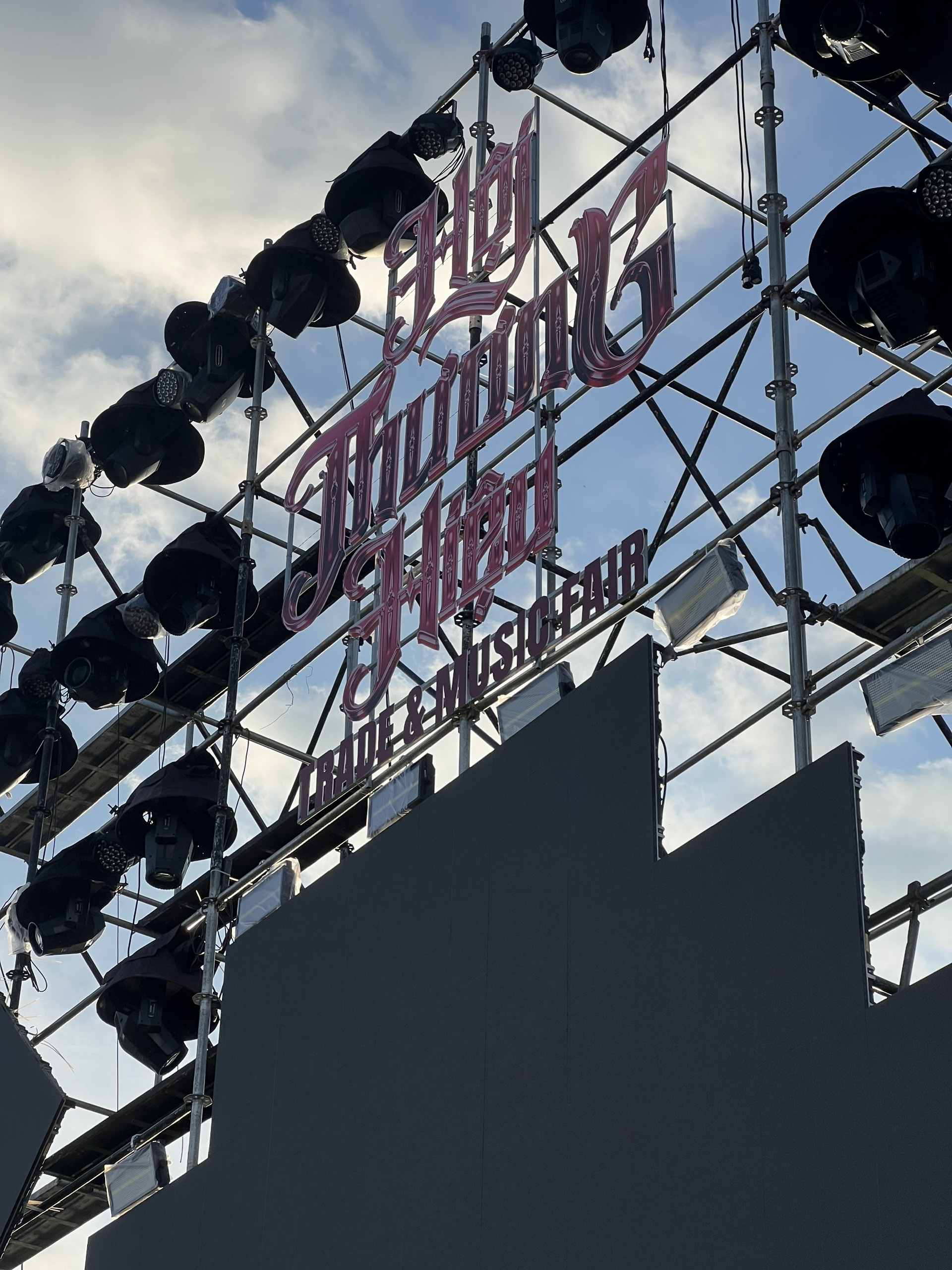 Hệ thống khung truss 