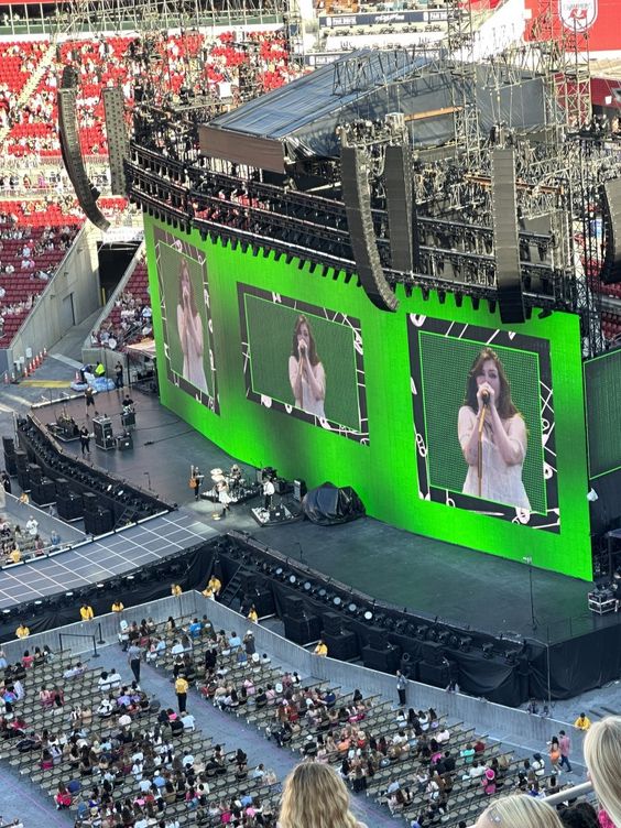 Hình ảnh chân thực Hình ảnh chân thực