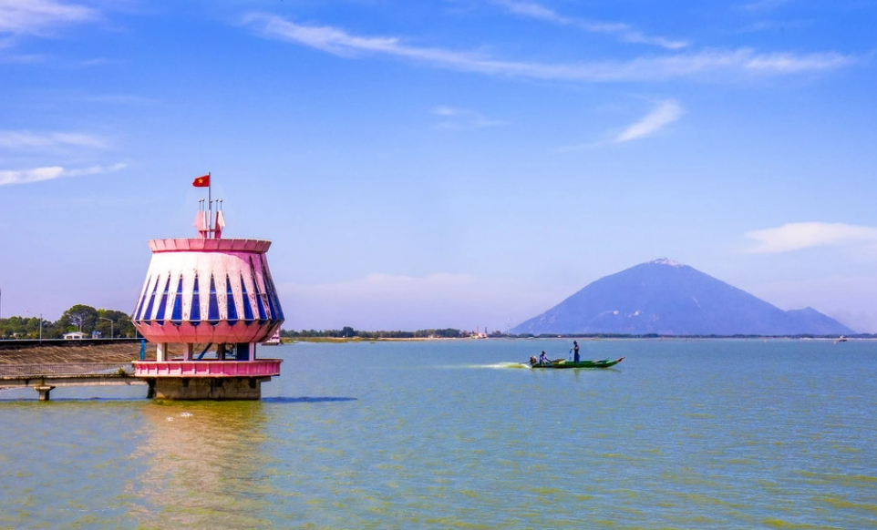 Hồ Dầu Tiếng – Tây Ninh Hồ Dầu Tiếng – Tây Ninh