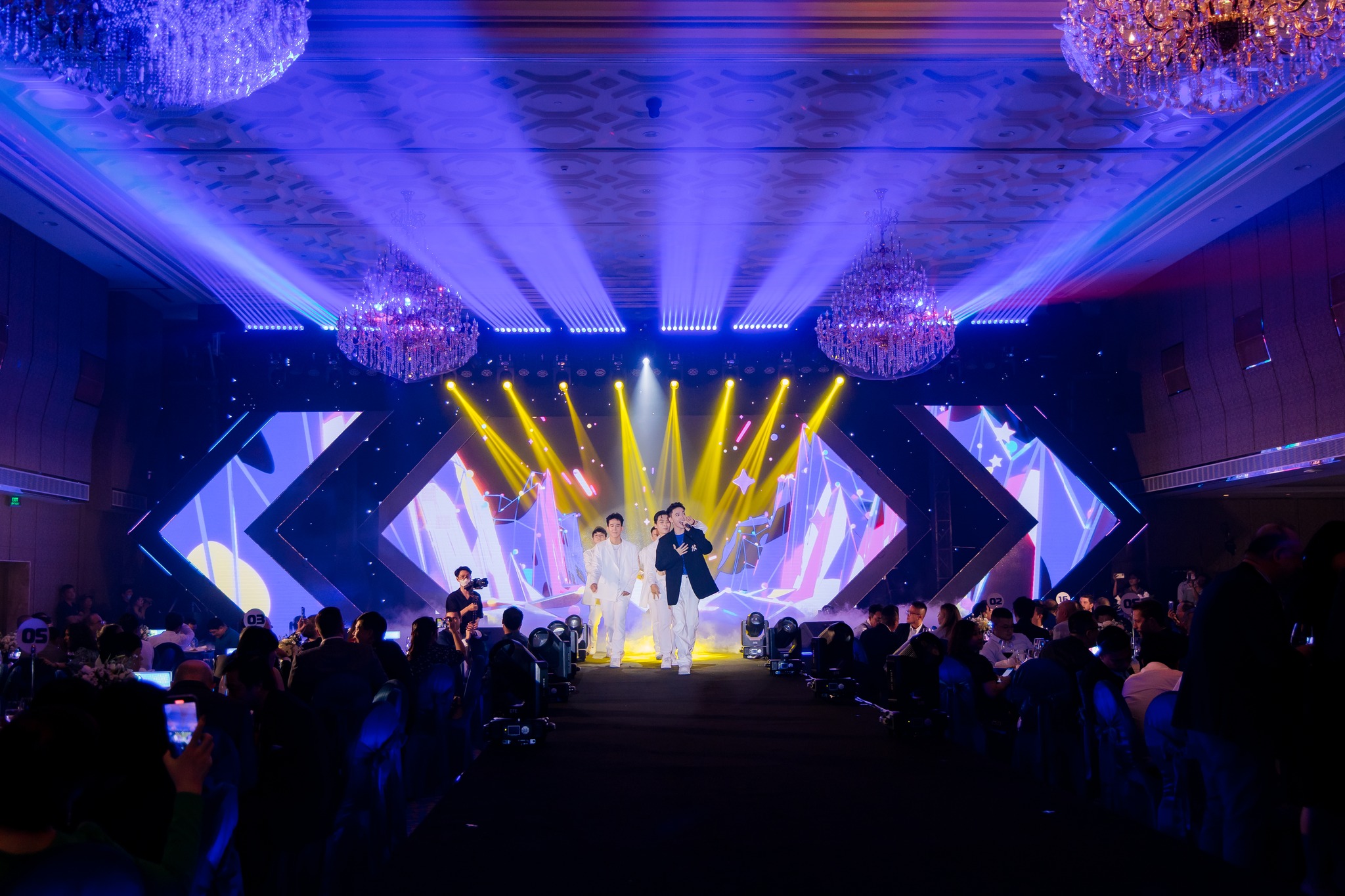 Show thời trang 4S Hoàng Sa Việt thực hiện