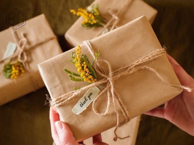 Tặng Quà – Gửi Lại Dấu Ấn Thương Hiệu Cho Khách Hàng Tặng Quà – Gửi Lại Dấu Ấn Thương Hiệu Cho Khách Hàng