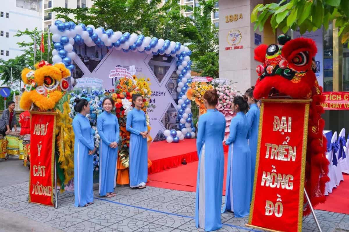 Thiếu người giám sát và điều phối tổng thể