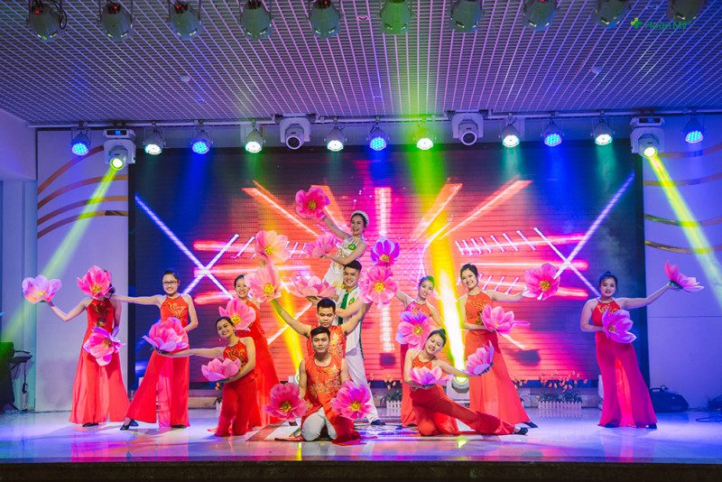 Văn nghệ biểu diễn Year End Party Văn nghệ biểu diễn Year End Party