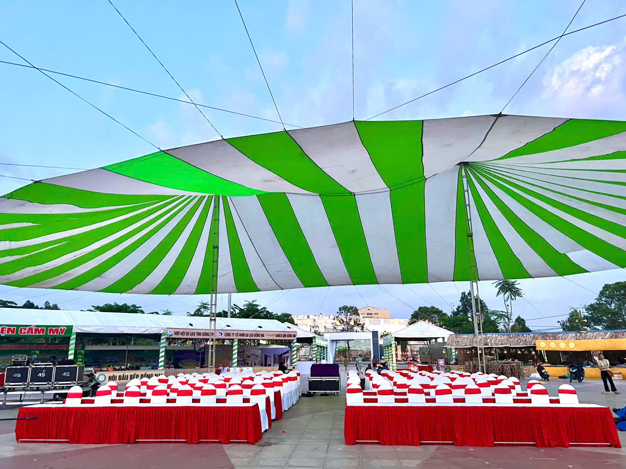 không gian sự kiện không gian sự kiện