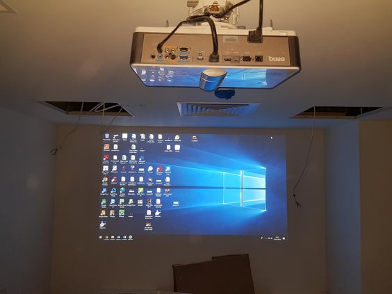 màn chiếu máy chiếu màn chiếu máy chiếu