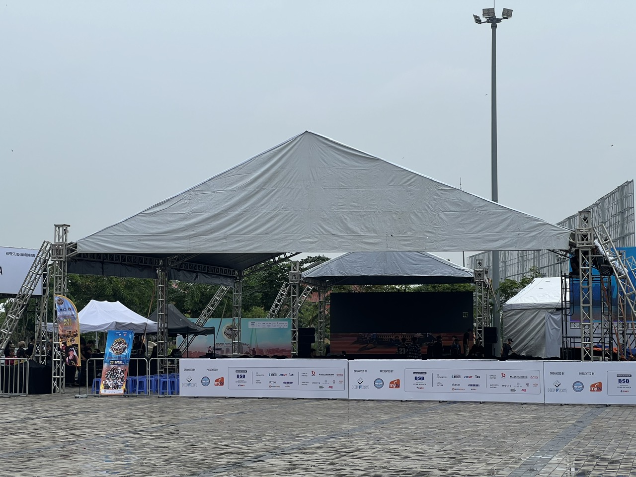 nhà bạt sự kiện