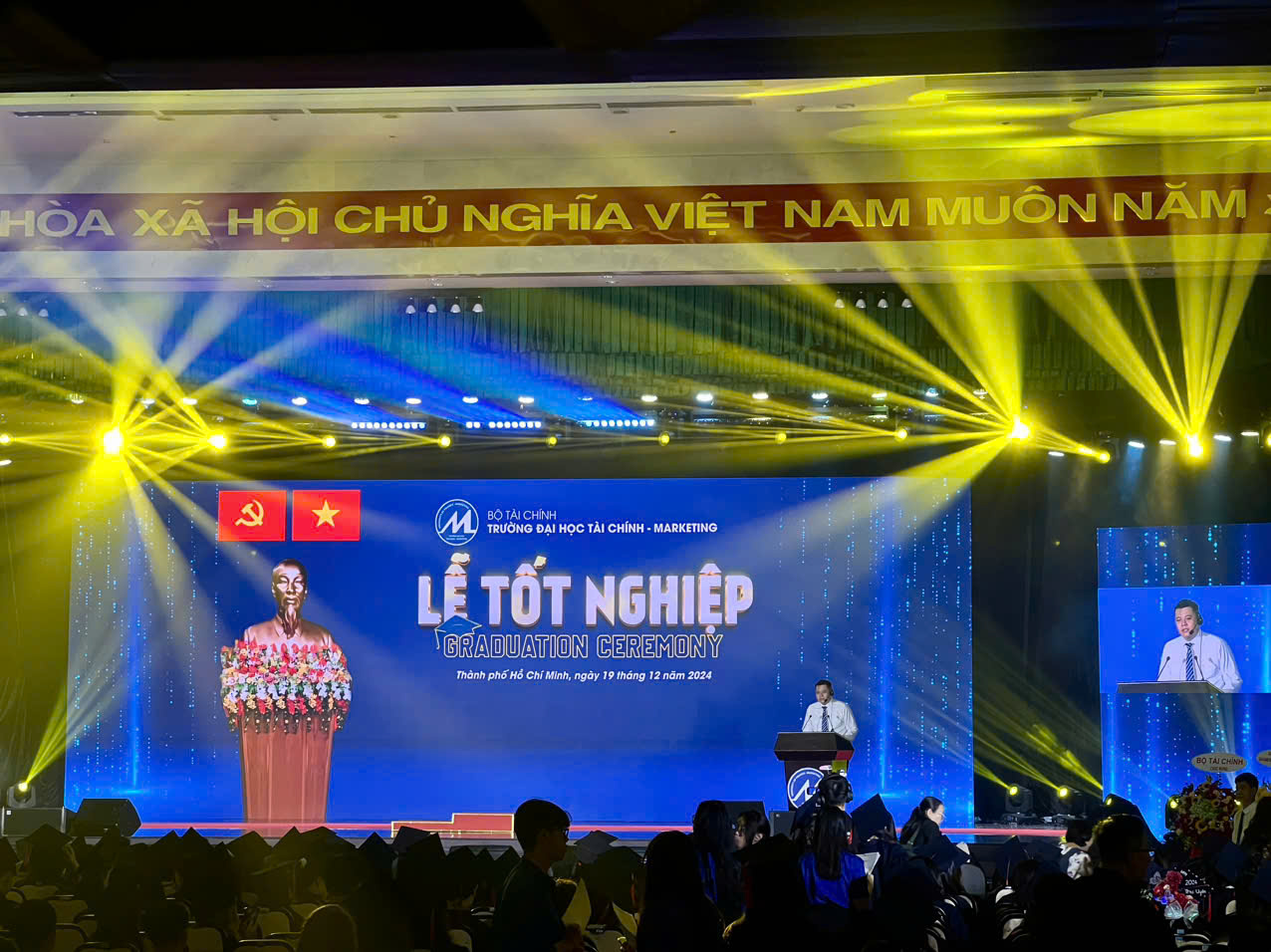 sân khấu lễ tốt nghiệp sân khấu lễ tốt nghiệp