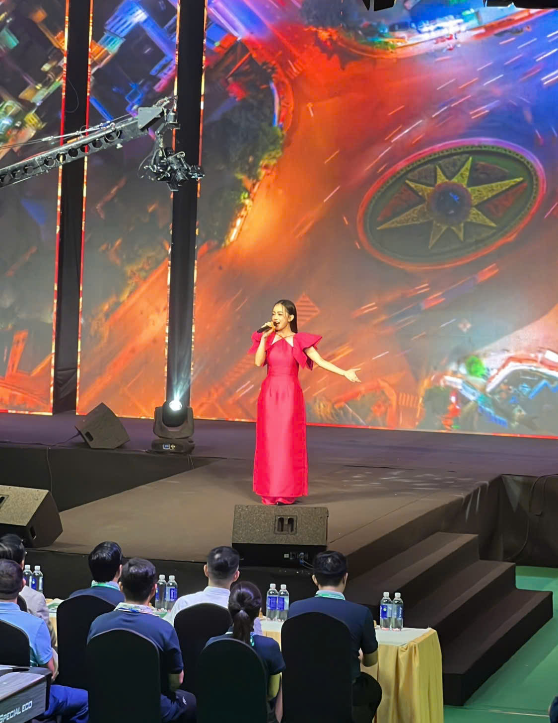 bục sân khấu lắp sân khấu biểu diễn nghệ thuật