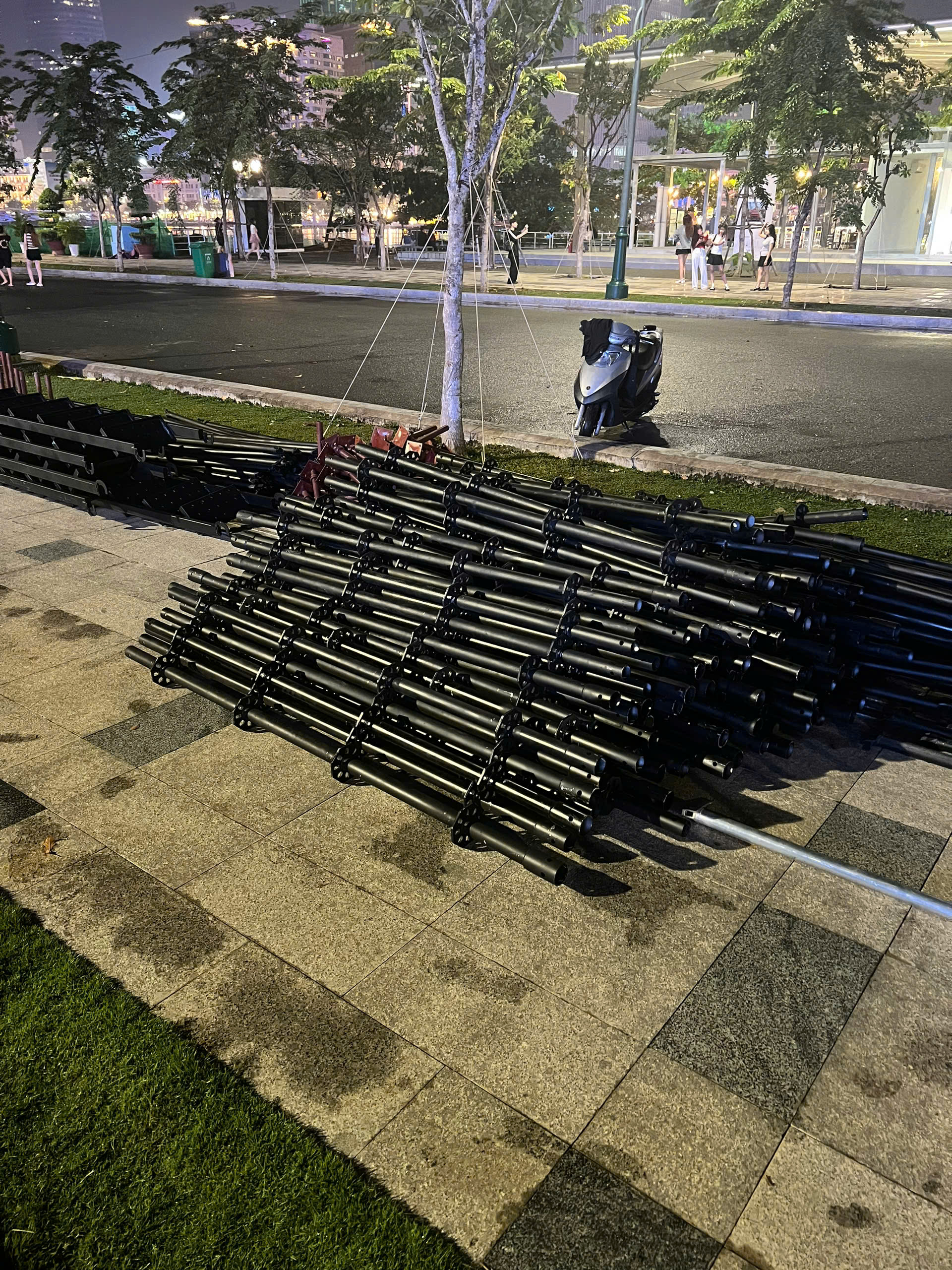 thanh layer truss sơn đen tĩnh điện