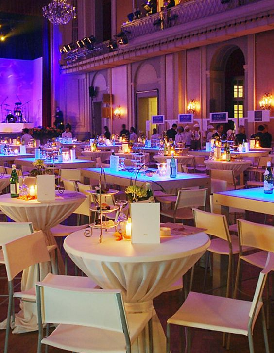 tổ chức sự kiện