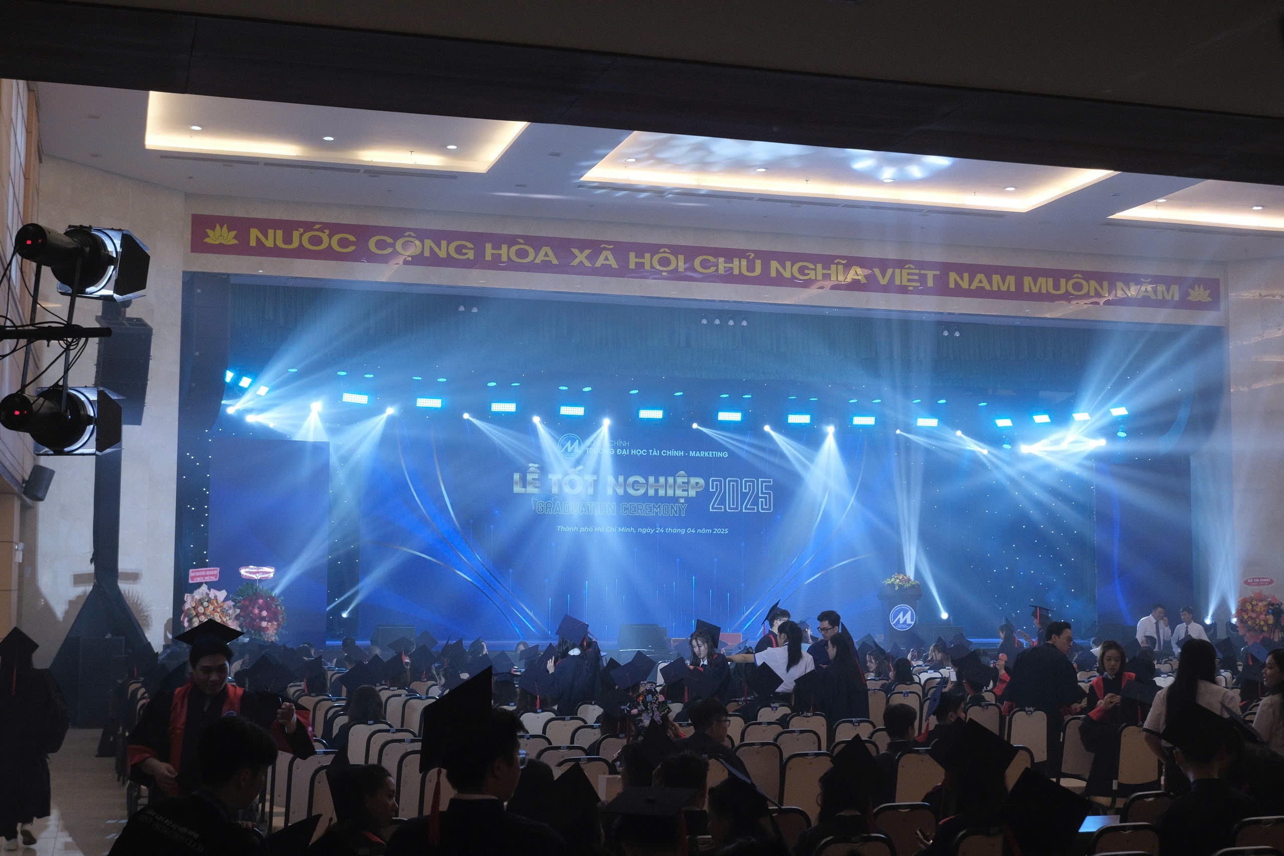 lễ tốt nghiệp trường đh tài chính marketing lễ tốt nghiệp trường đh tài chính marketing